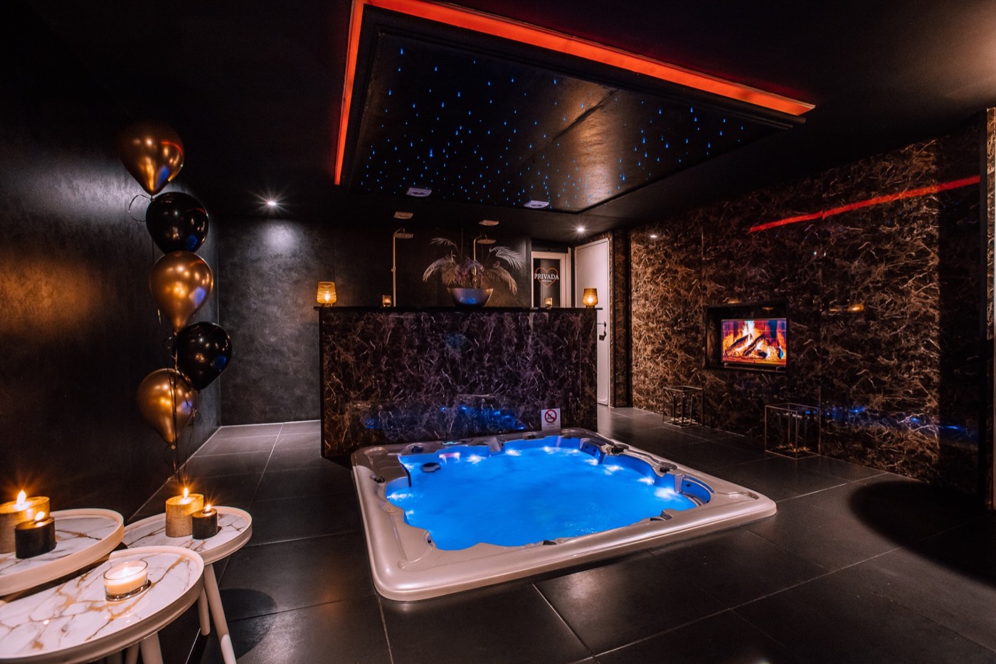 Whirlpool with light therapy at private sauna Sauna Privada