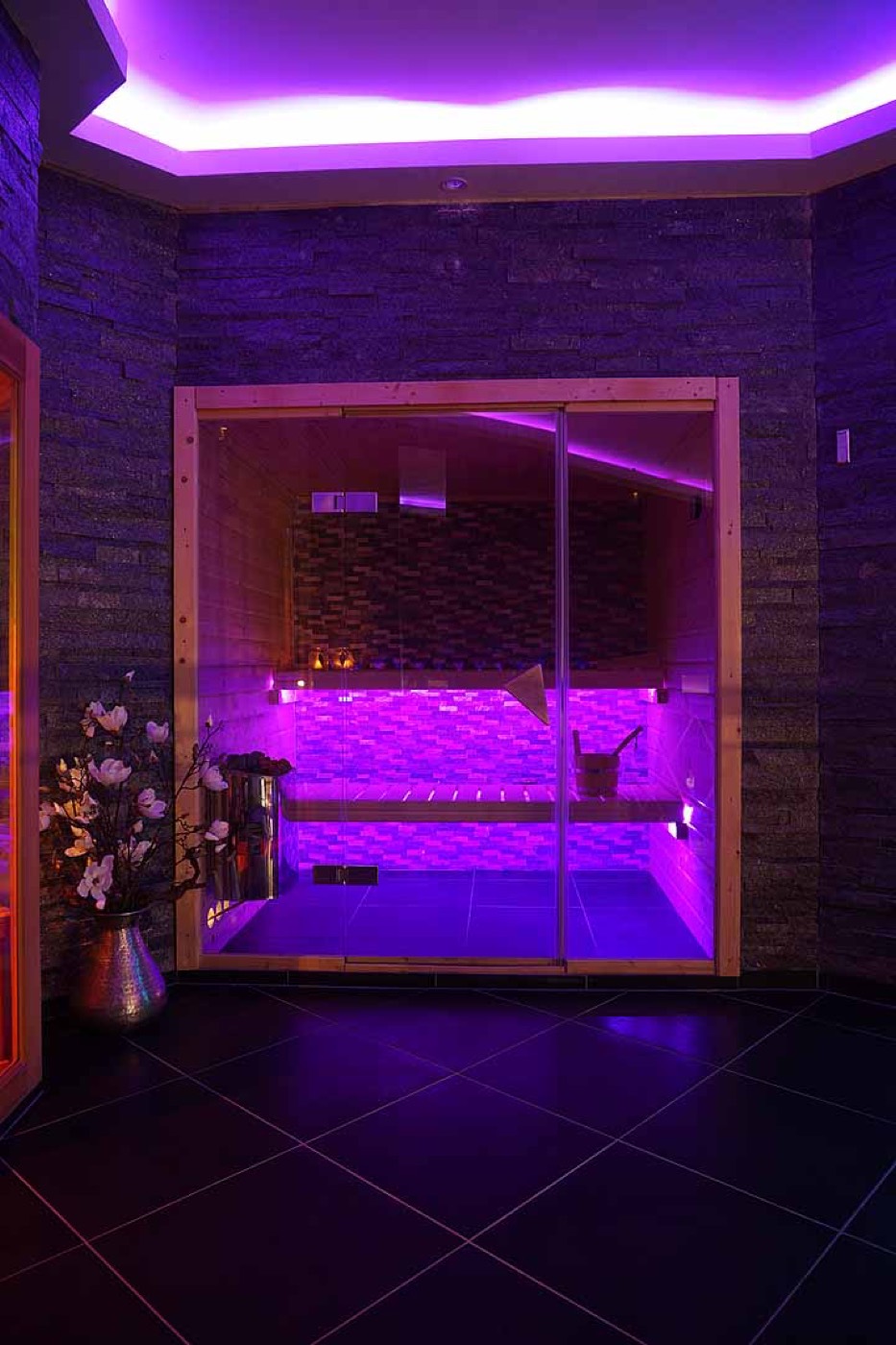 Interior of the Finnish sauna at private sauna Sauna Privada