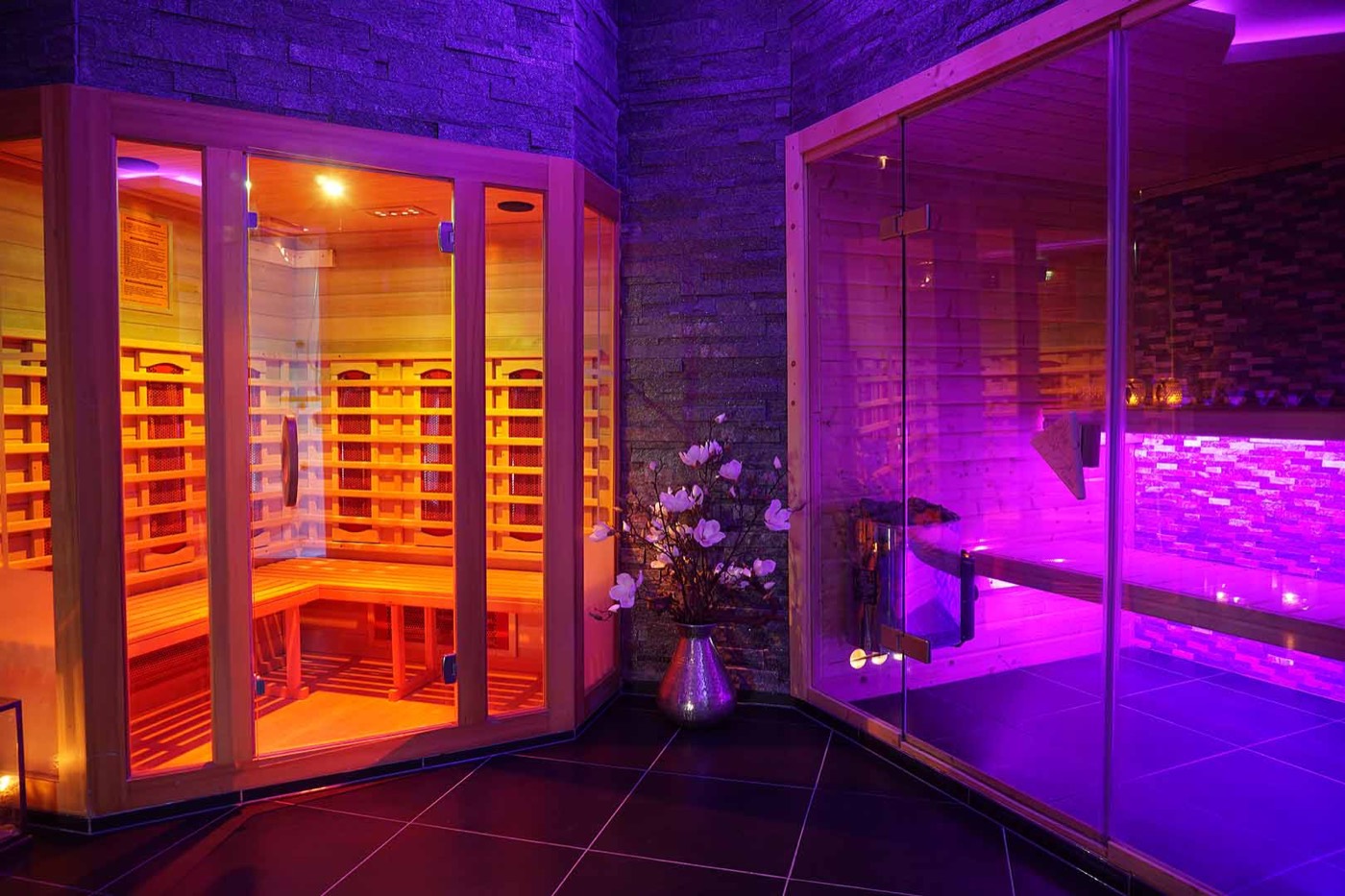 Interior of the Finnish sauna at private sauna Sauna Privada