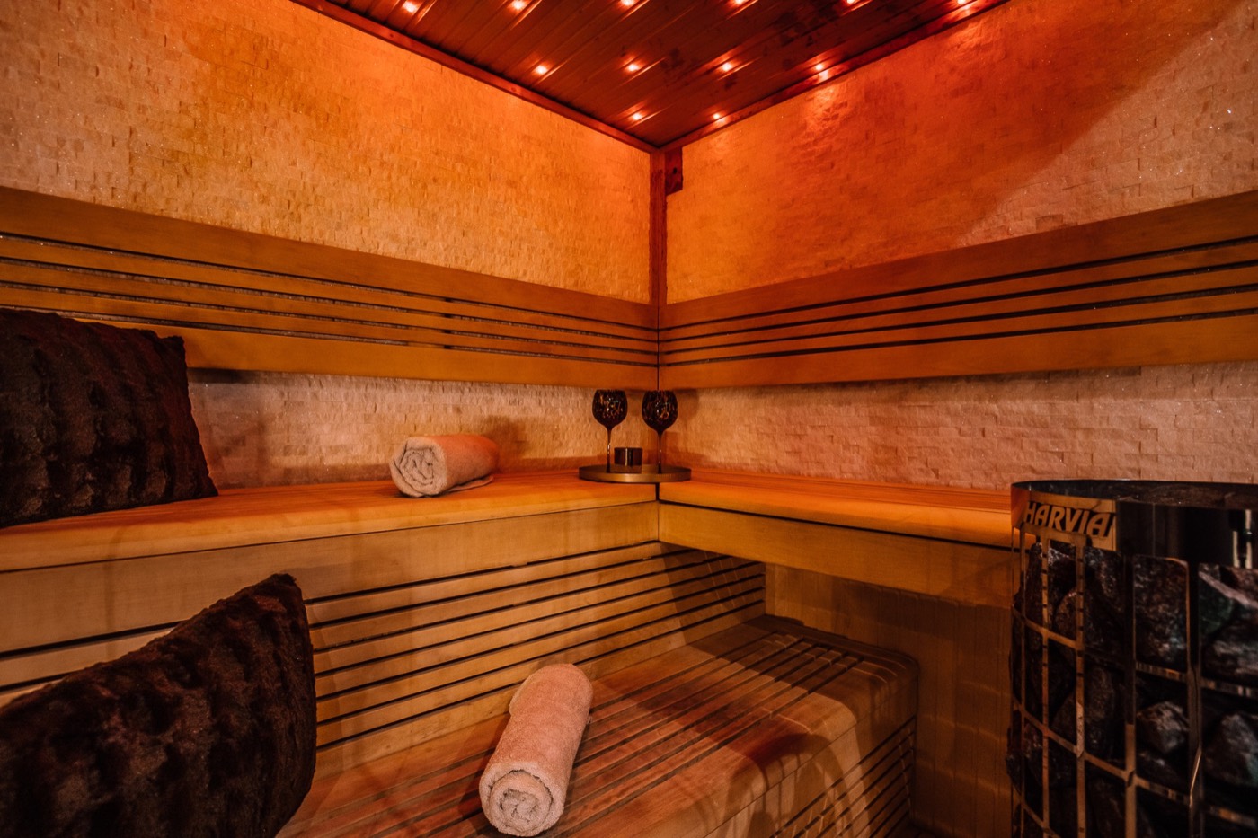 Infrared sauna with full spectrum emitters at Sauna Privada Rotterdam