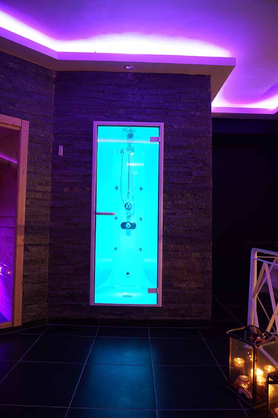 Interior of the steam room at private sauna Sauna Privada